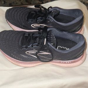 Brook’s Glycerin 19 size 9
